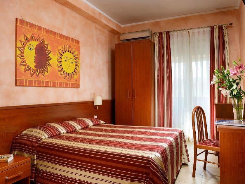 Albadomus Affittacamere O Guesthouse โรม ภายนอก รูปภาพ